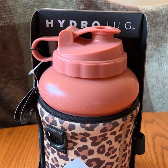 NWT Hydrojug 73 oz. Blush with Leopard Sleeve - Picture 4 of 7